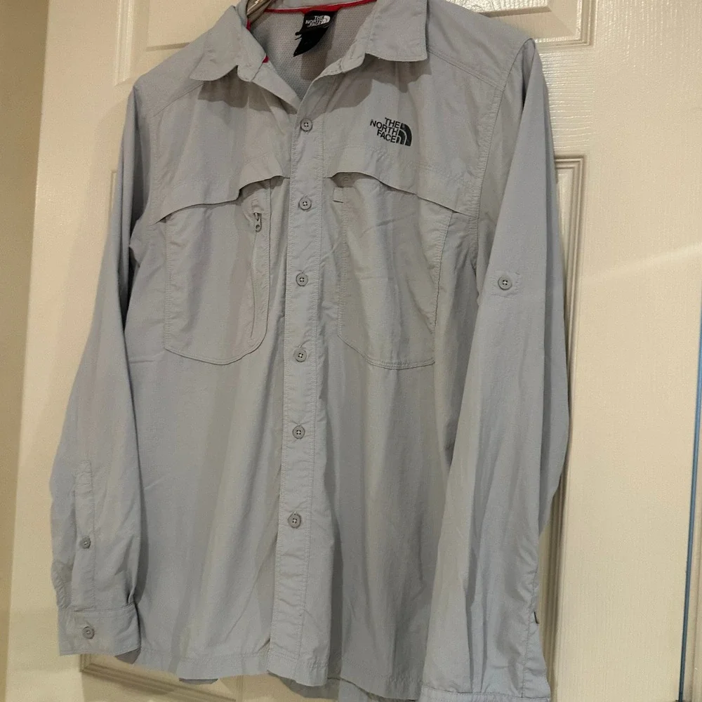 The North Face Mens M Gray Long Sleeve Hiking Shirt Nylon Ventilated Button Up
